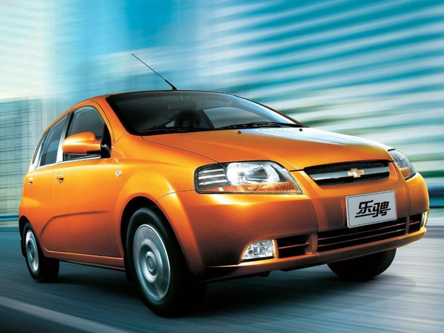  Chevrolet Aveo 5-Door 2003 года  (фото 8 из 16)